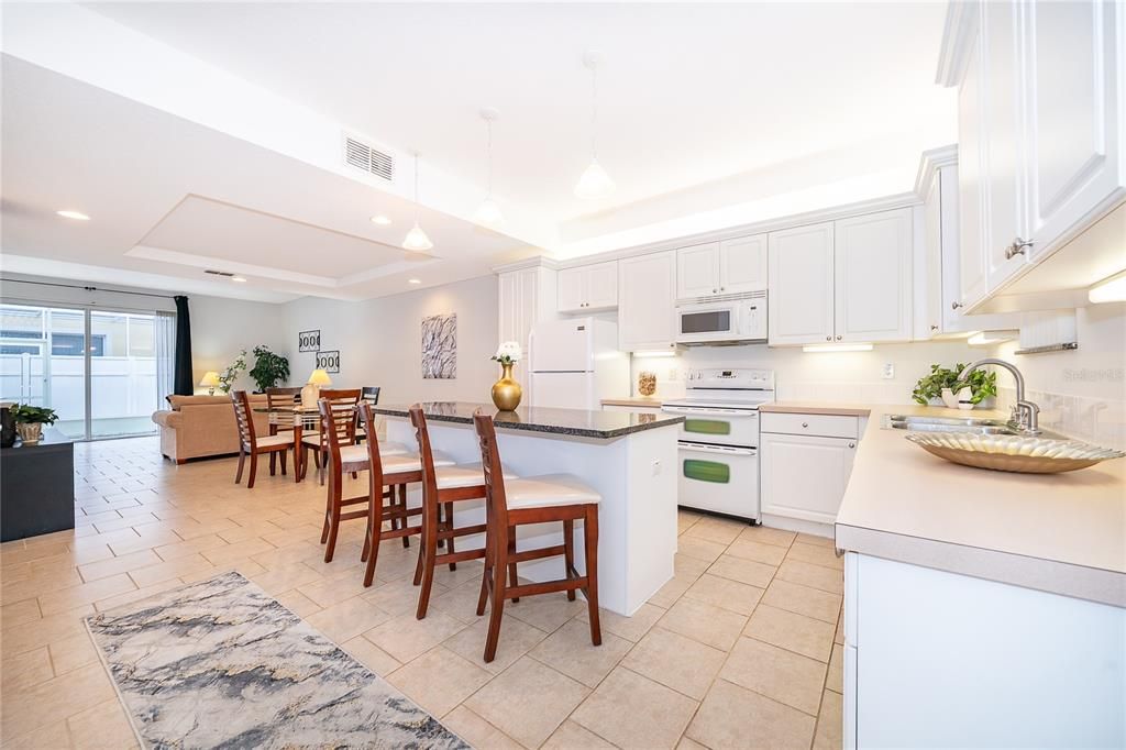 合同活跃: $269,900 (3 贝兹, 2 浴室, 1512 平方英尺)