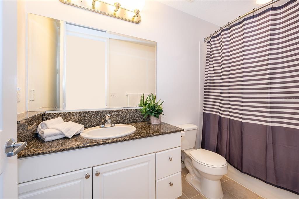 合同活跃: $269,900 (3 贝兹, 2 浴室, 1512 平方英尺)