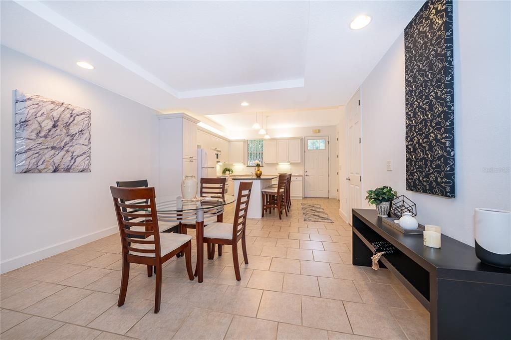 合同活跃: $269,900 (3 贝兹, 2 浴室, 1512 平方英尺)