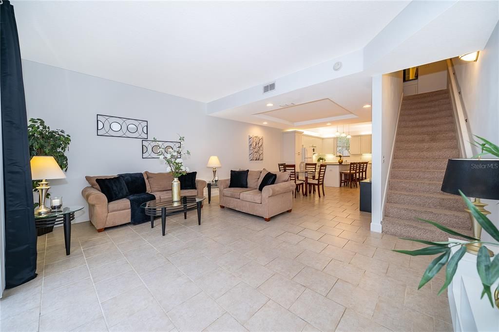 合同活跃: $269,900 (3 贝兹, 2 浴室, 1512 平方英尺)