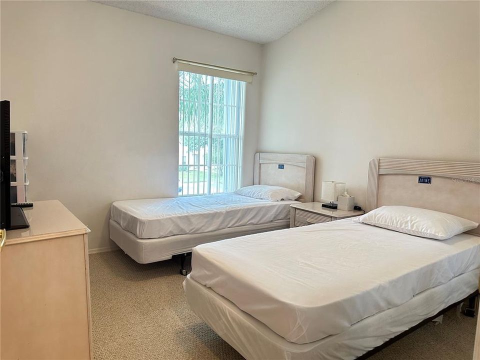 待售: $209,000 (3 贝兹, 2 浴室, 1164 平方英尺)