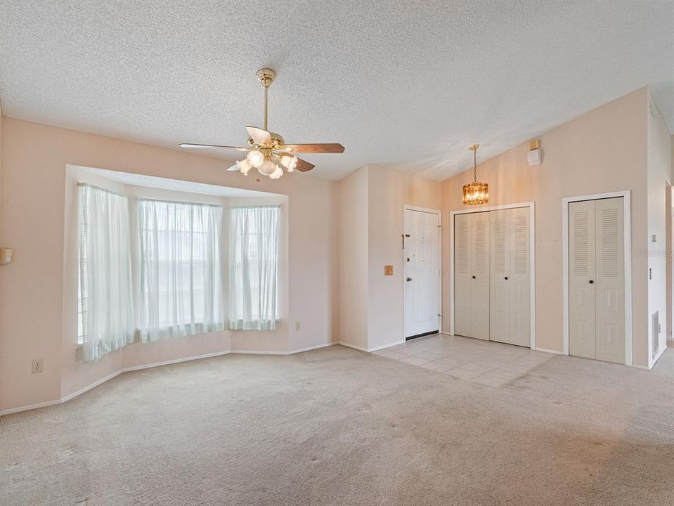 For Sale: $265,999 (3 beds, 2 baths, 1265 Square Feet)