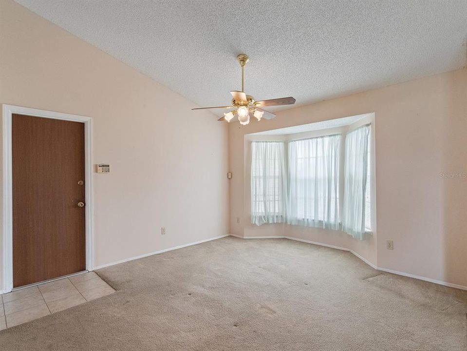 For Sale: $265,999 (3 beds, 2 baths, 1265 Square Feet)