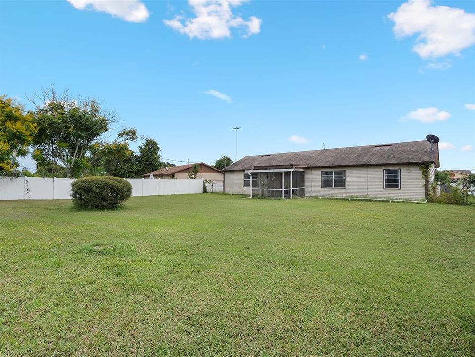 For Sale: $265,999 (3 beds, 2 baths, 1265 Square Feet)