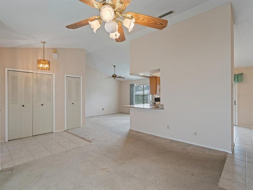 For Sale: $265,999 (3 beds, 2 baths, 1265 Square Feet)