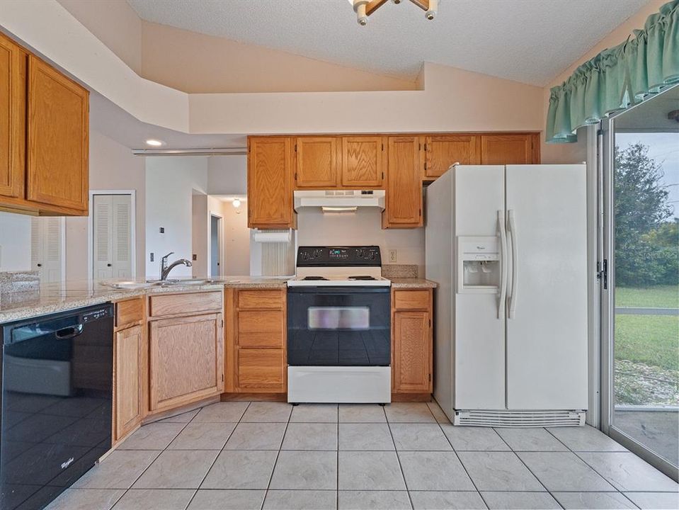 For Sale: $265,999 (3 beds, 2 baths, 1265 Square Feet)