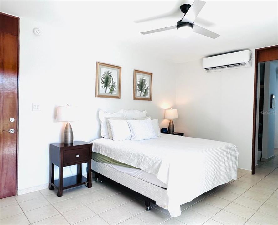 For Sale: $635,000 (3 beds, 3 baths, 2127.9 Square Feet)