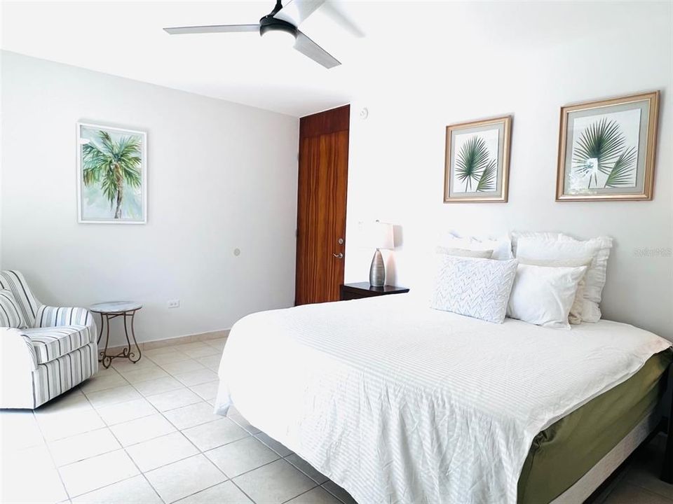 For Sale: $635,000 (3 beds, 3 baths, 2127.9 Square Feet)