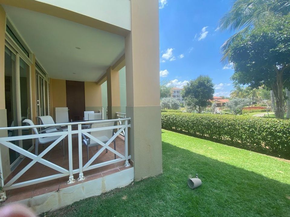 For Sale: $635,000 (3 beds, 3 baths, 2127.9 Square Feet)