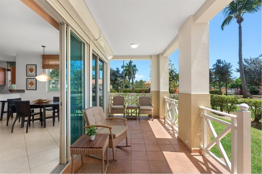 For Sale: $635,000 (3 beds, 3 baths, 2127.9 Square Feet)