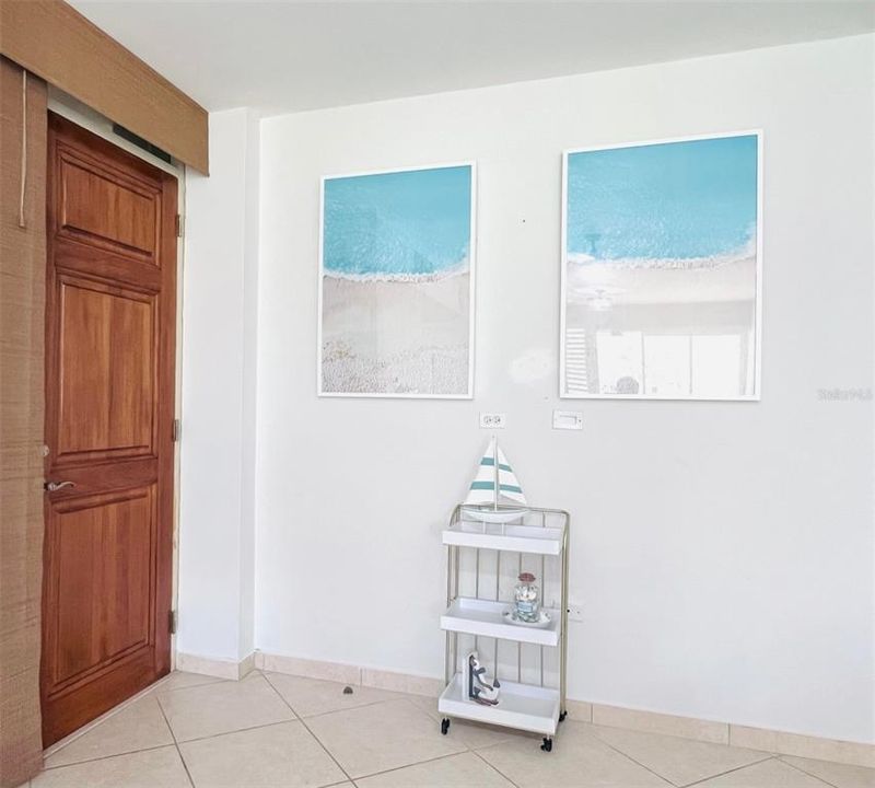 For Sale: $635,000 (3 beds, 3 baths, 2127.9 Square Feet)