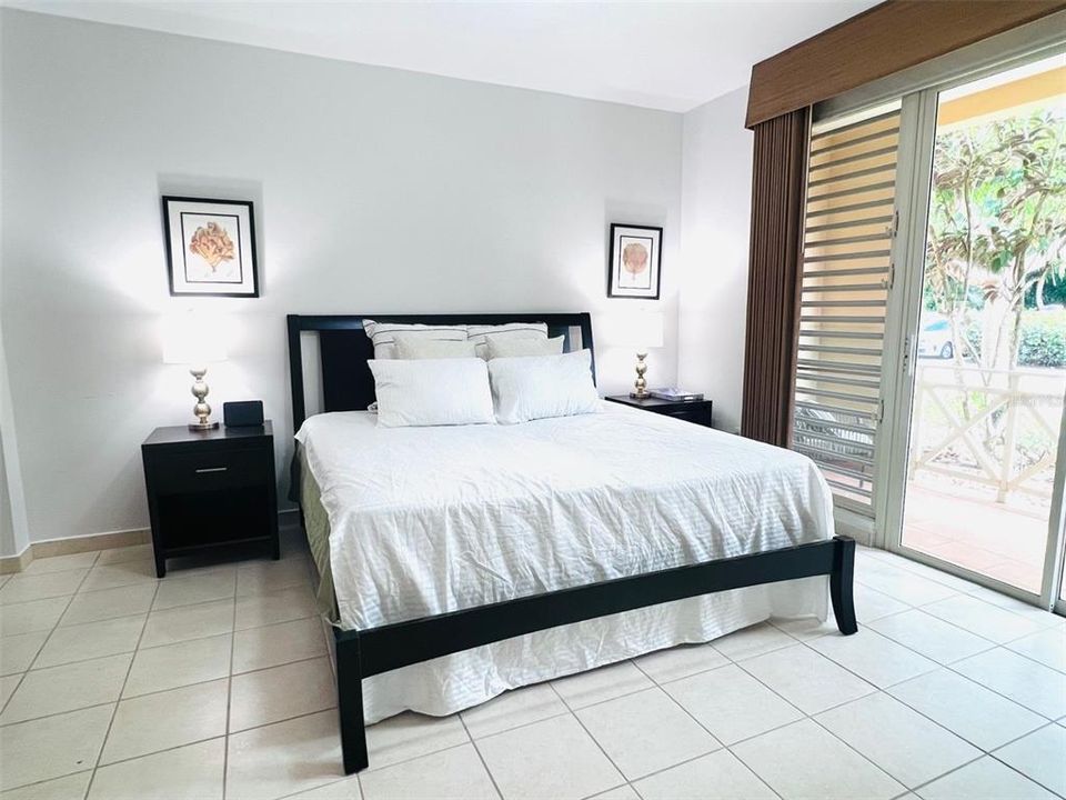 For Sale: $635,000 (3 beds, 3 baths, 2127.9 Square Feet)