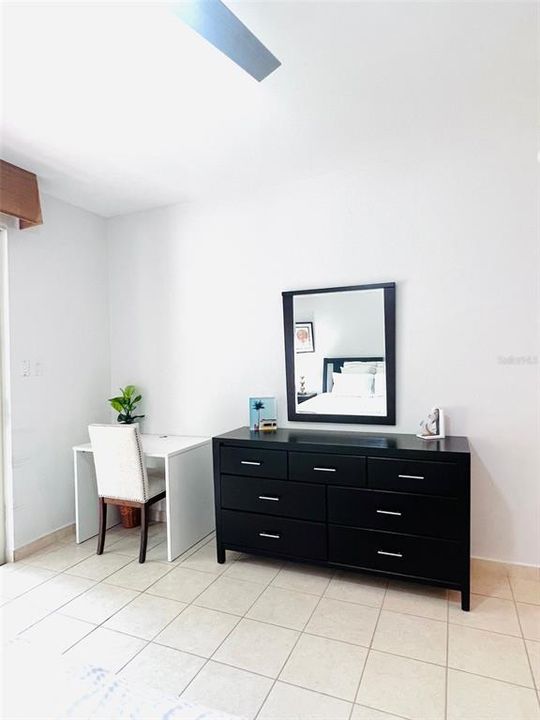 For Sale: $635,000 (3 beds, 3 baths, 2127.9 Square Feet)