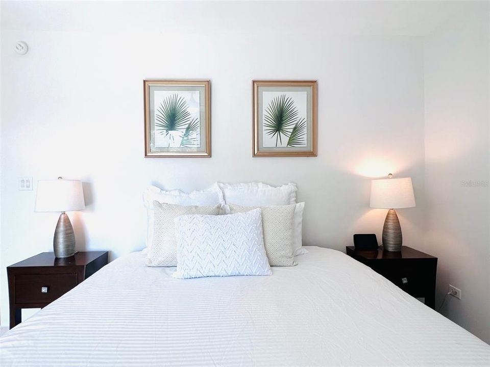 For Sale: $635,000 (3 beds, 3 baths, 2127.9 Square Feet)