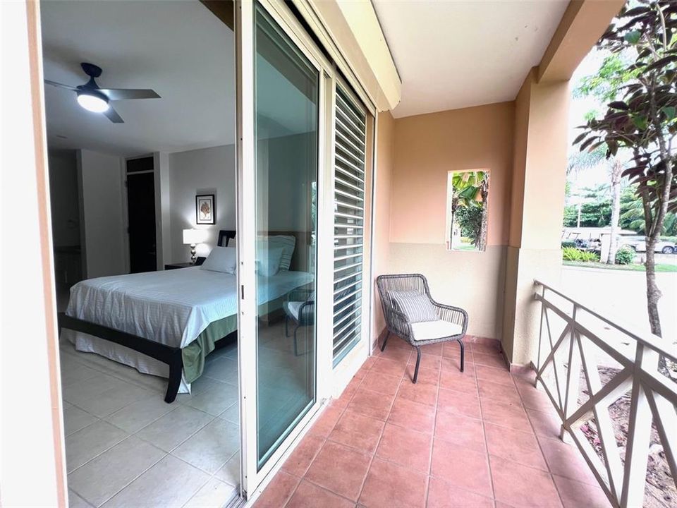 For Sale: $635,000 (3 beds, 3 baths, 2127.9 Square Feet)