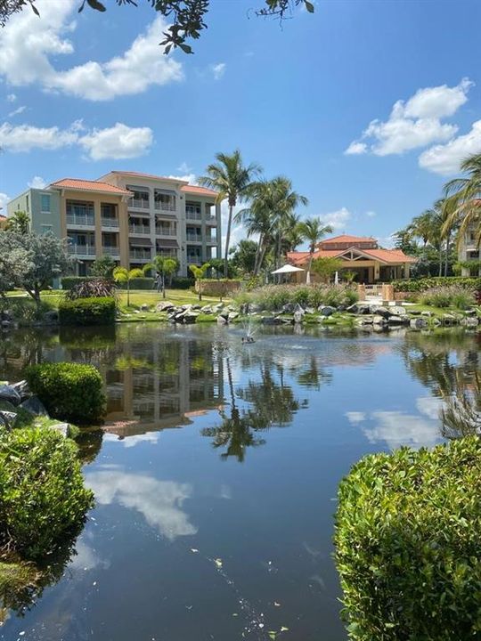 For Sale: $635,000 (3 beds, 3 baths, 2127.9 Square Feet)