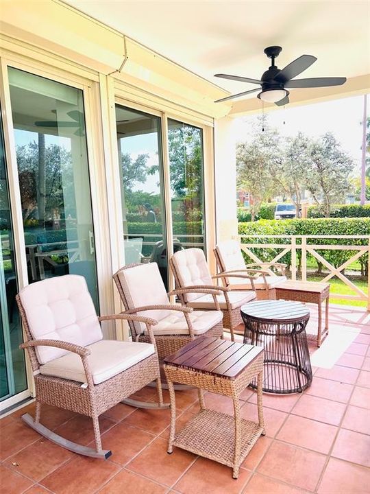 For Sale: $635,000 (3 beds, 3 baths, 2127.9 Square Feet)