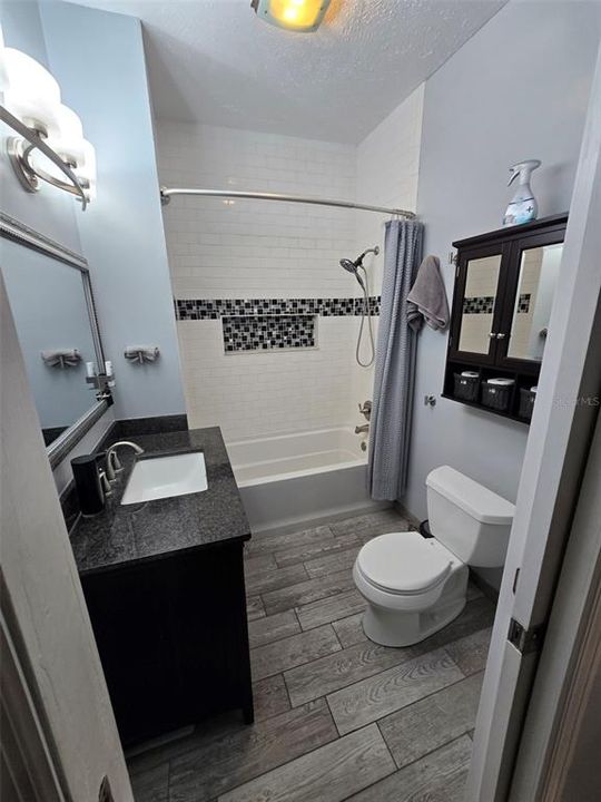 待售: $230,000 (2 贝兹, 1 浴室, 1071 平方英尺)