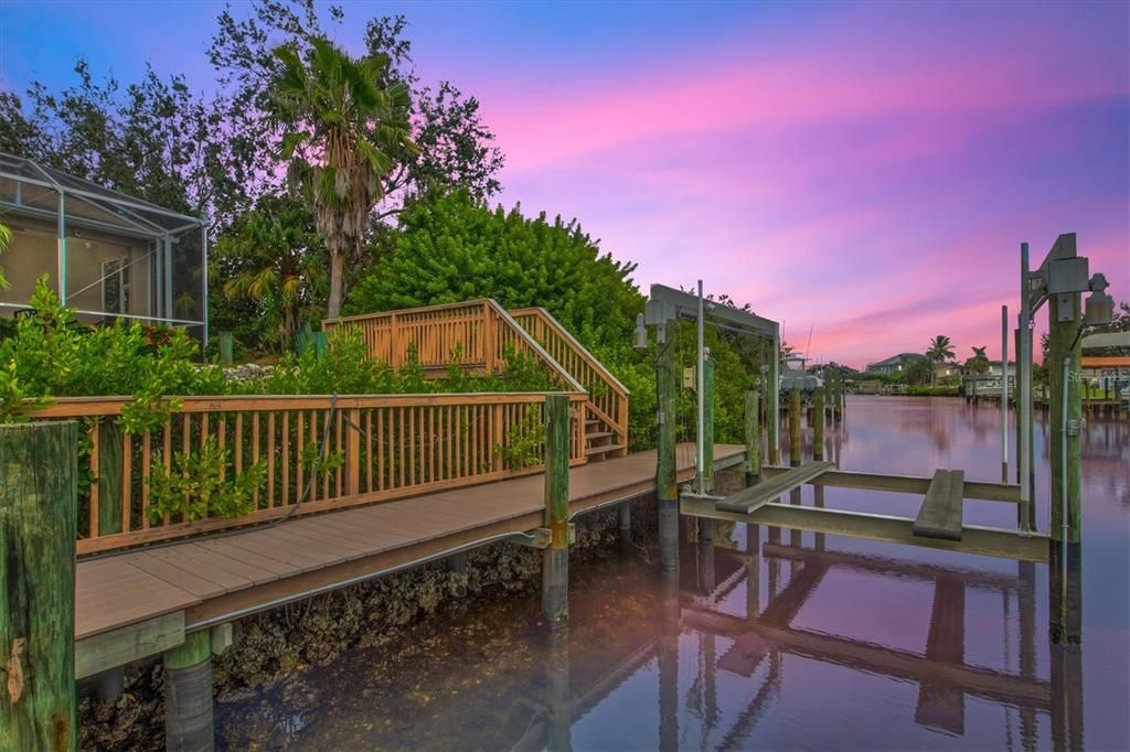 Active With Contract: $849,900 (3 beds, 2 baths, 1974 Square Feet)