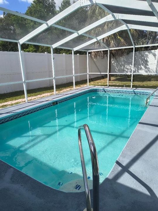 Active With Contract: $369,900 (3 beds, 2 baths, 1547 Square Feet)