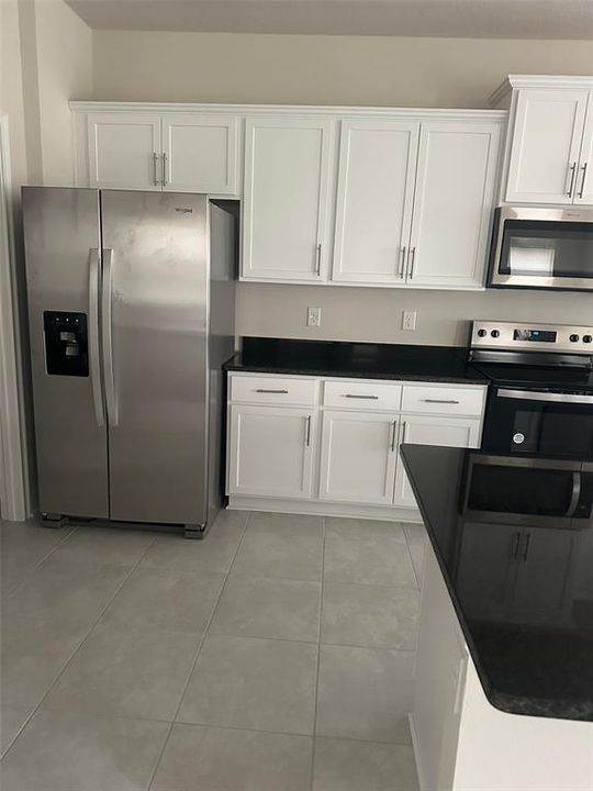 En Renta: $2,200 (4 camas, 2 baños, 2405 Pies cuadrados)