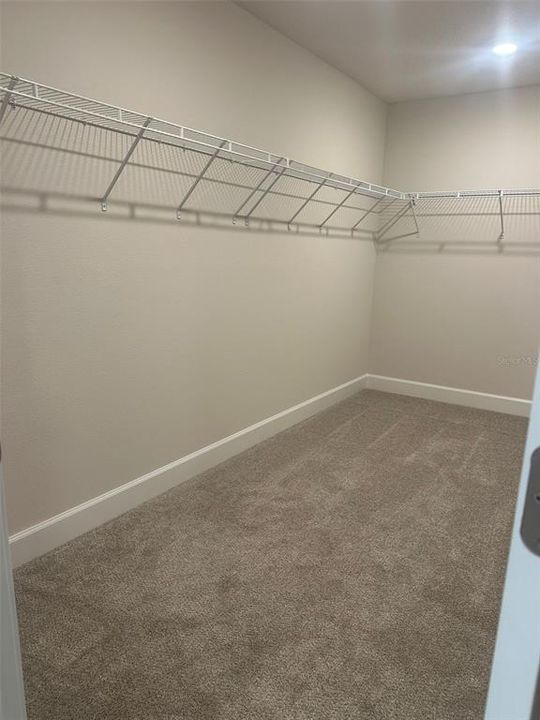 En Renta: $2,200 (4 camas, 2 baños, 2405 Pies cuadrados)