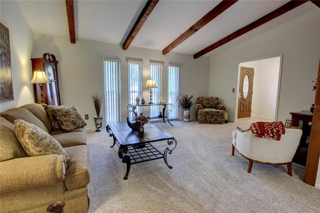 Activo con contrato: $399,900 (3 camas, 2 baños, 1650 Pies cuadrados)