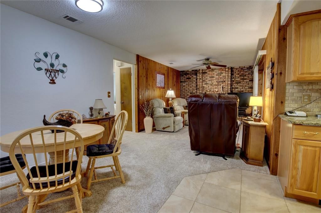 Activo con contrato: $399,900 (3 camas, 2 baños, 1650 Pies cuadrados)