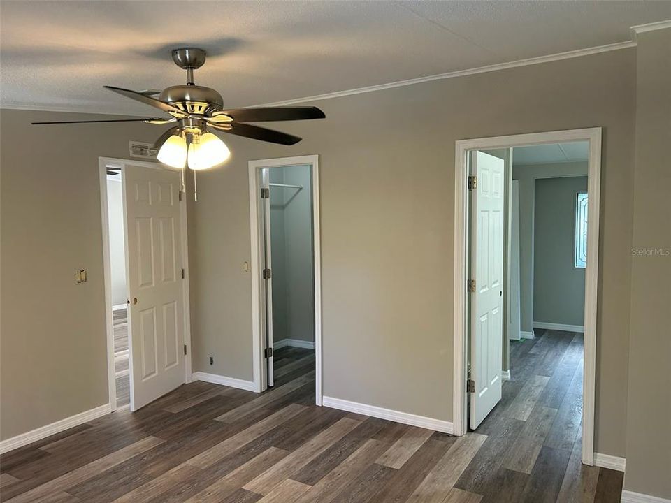 Activo con contrato: $233,900 (3 camas, 2 baños, 1568 Pies cuadrados)