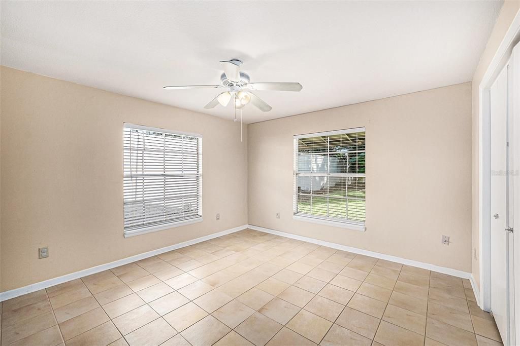 For Rent: $2,000 (2 beds, 1 baths, 1010 Square Feet)