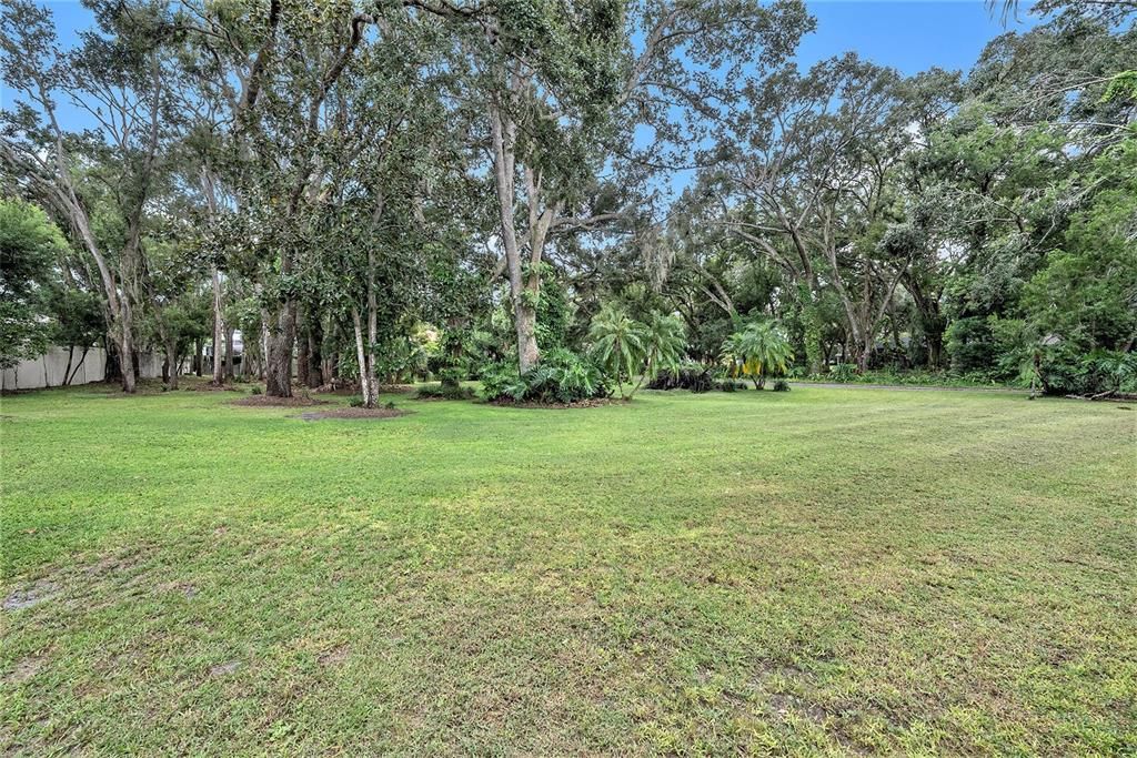 For Rent: $2,000 (2 beds, 1 baths, 1010 Square Feet)