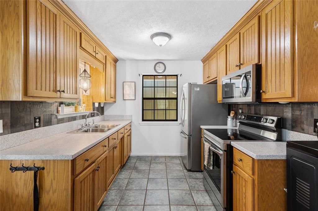 For Sale: $585,000 (4 beds, 3 baths, 1168 Square Feet)