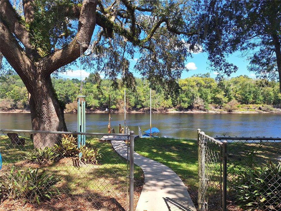 For Sale: $585,000 (4 beds, 3 baths, 1168 Square Feet)