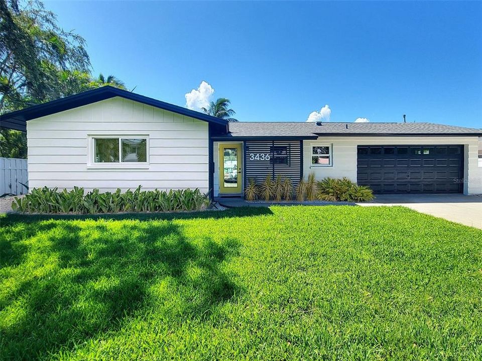 合同活跃: $799,999 (3 贝兹, 2 浴室, 1621 平方英尺)