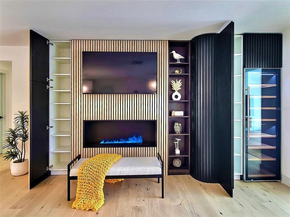 合同活跃: $799,999 (3 贝兹, 2 浴室, 1621 平方英尺)