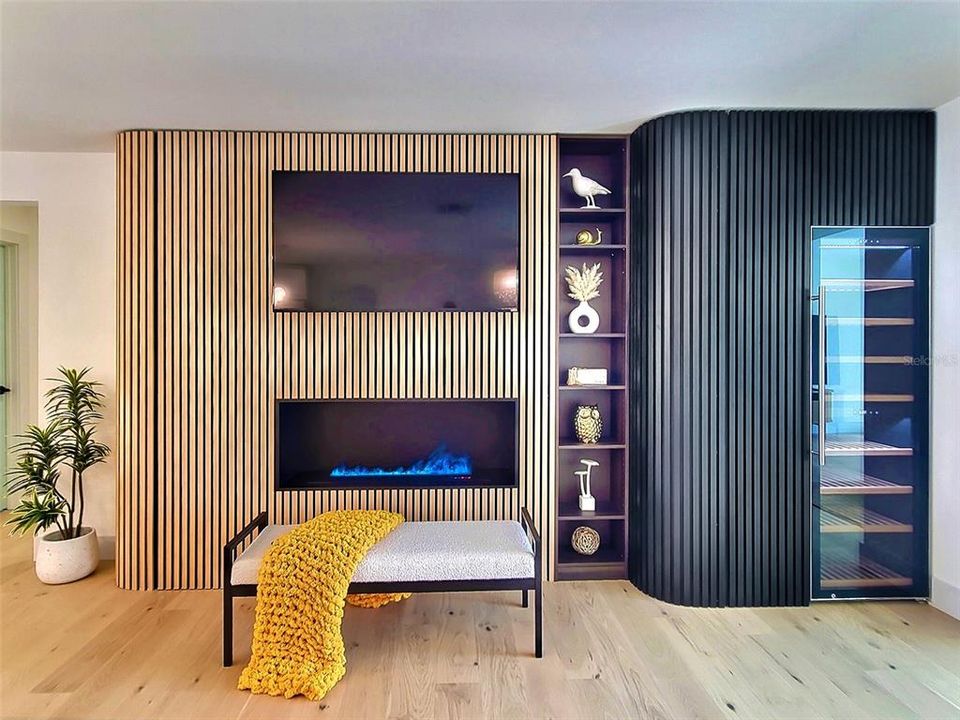 合同活跃: $799,999 (3 贝兹, 2 浴室, 1621 平方英尺)