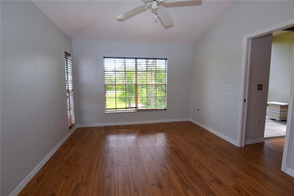 For Rent: $2,100 (3 beds, 2 baths, 1286 Square Feet)