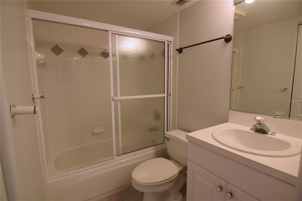 For Rent: $2,100 (3 beds, 2 baths, 1286 Square Feet)