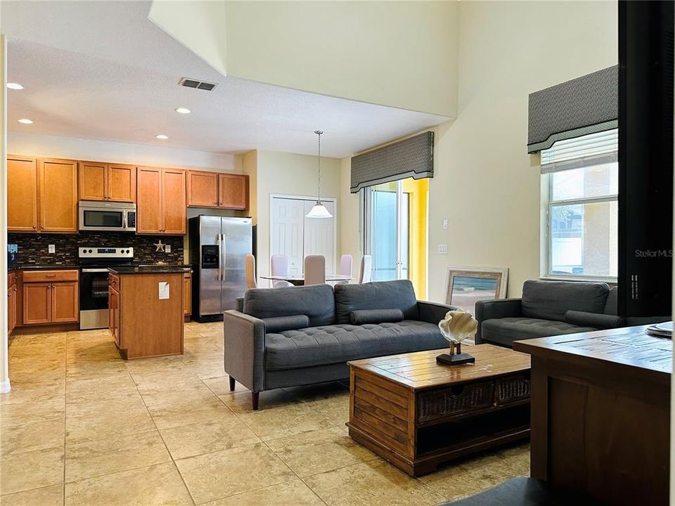 For Rent: $3,900 (6 beds, 4 baths, 2874 Square Feet)