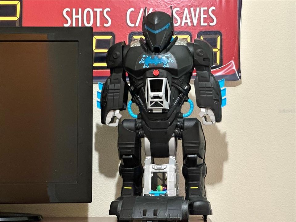 For Rent: $3,900 (6 beds, 4 baths, 2874 Square Feet)