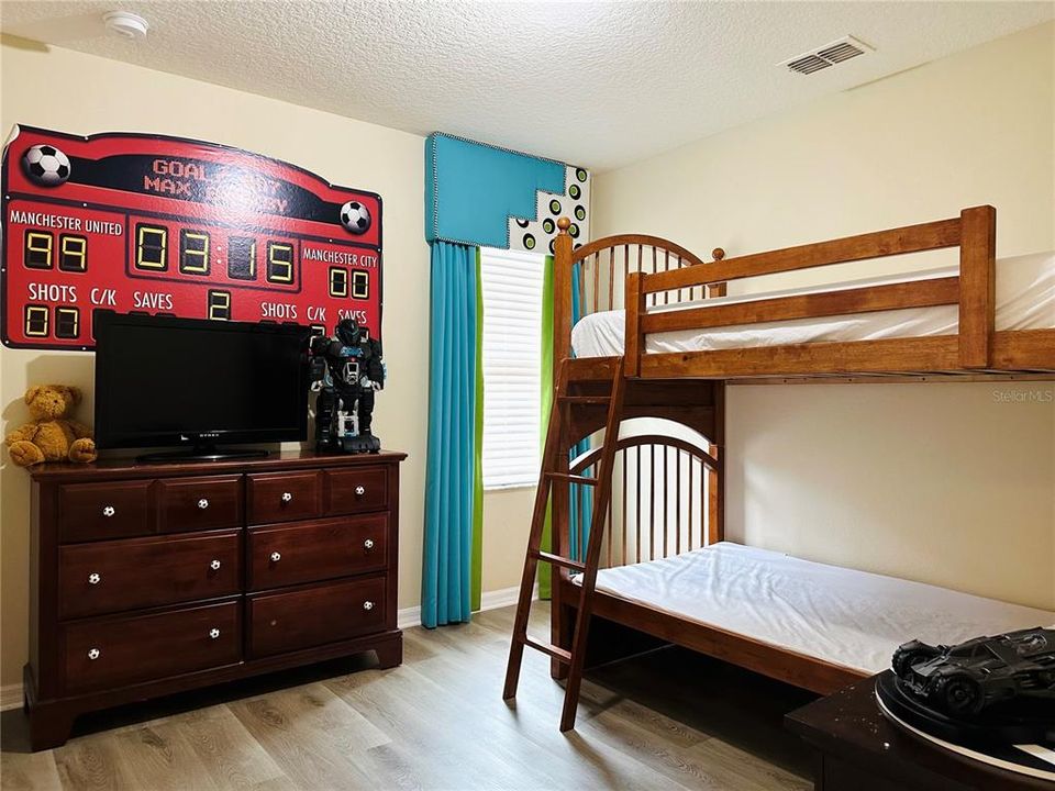 For Rent: $3,900 (6 beds, 4 baths, 2874 Square Feet)