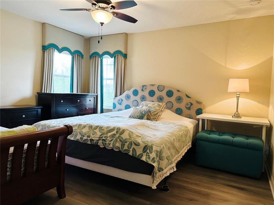 For Rent: $3,900 (6 beds, 4 baths, 2874 Square Feet)