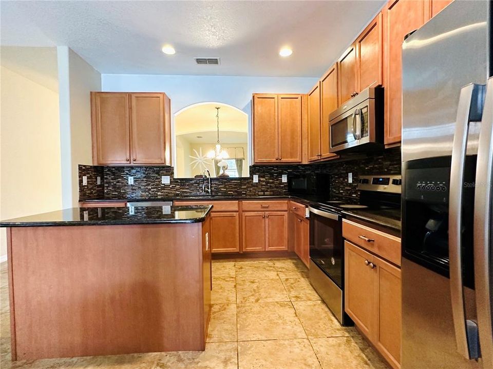 For Rent: $3,900 (6 beds, 4 baths, 2874 Square Feet)