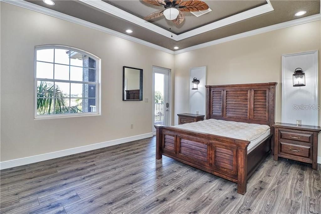 待售: $995,000 (4 贝兹, 5 浴室, 5908 平方英尺)