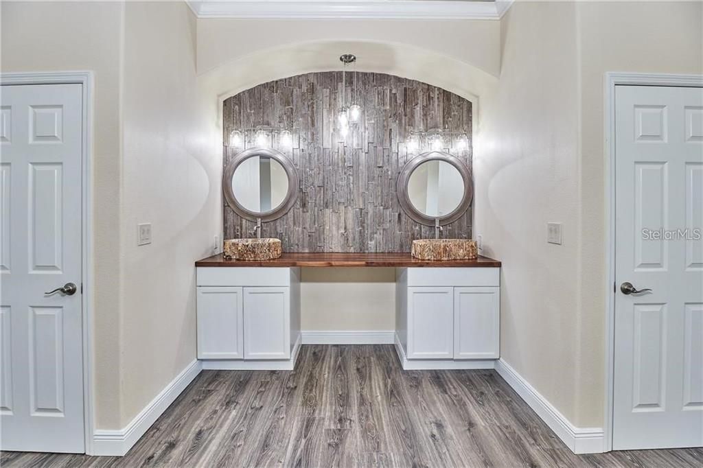 待售: $995,000 (4 贝兹, 5 浴室, 5908 平方英尺)