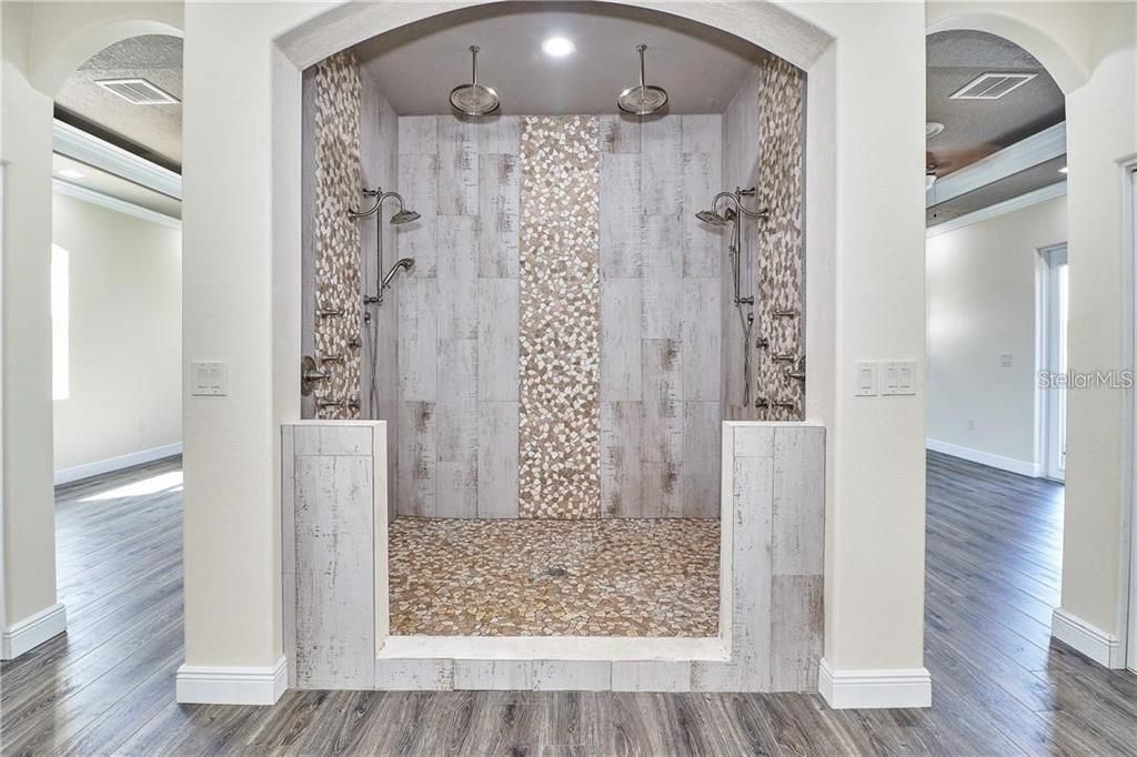 待售: $995,000 (4 贝兹, 5 浴室, 5908 平方英尺)