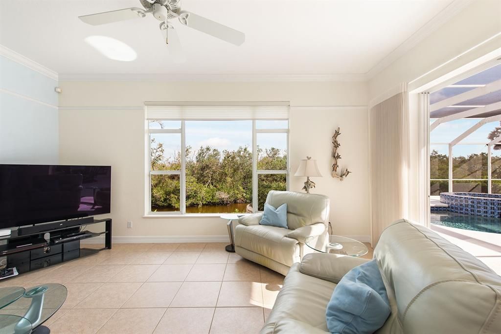 Active With Contract: $699,000 (3 beds, 2 baths, 2637 Square Feet)