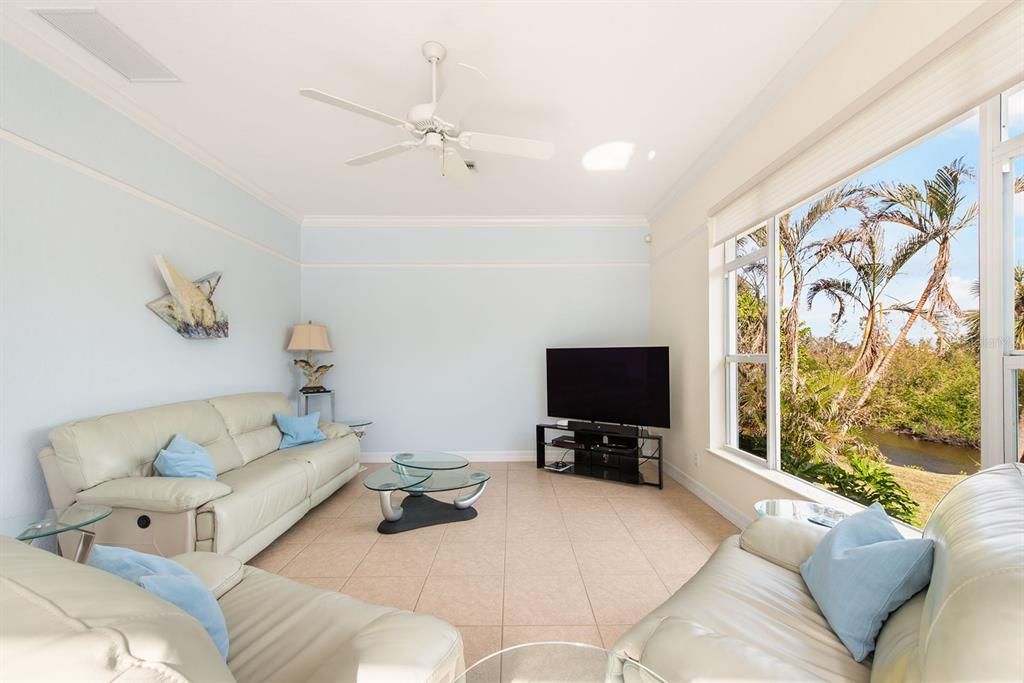 Active With Contract: $699,000 (3 beds, 2 baths, 2637 Square Feet)