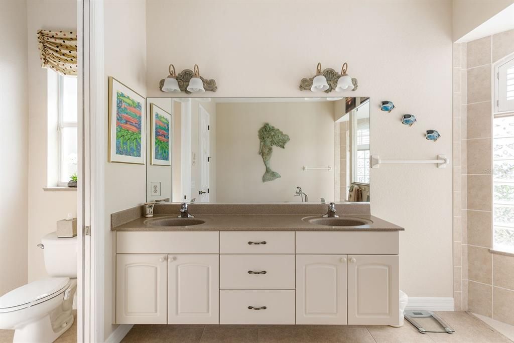 Active With Contract: $699,000 (3 beds, 2 baths, 2637 Square Feet)