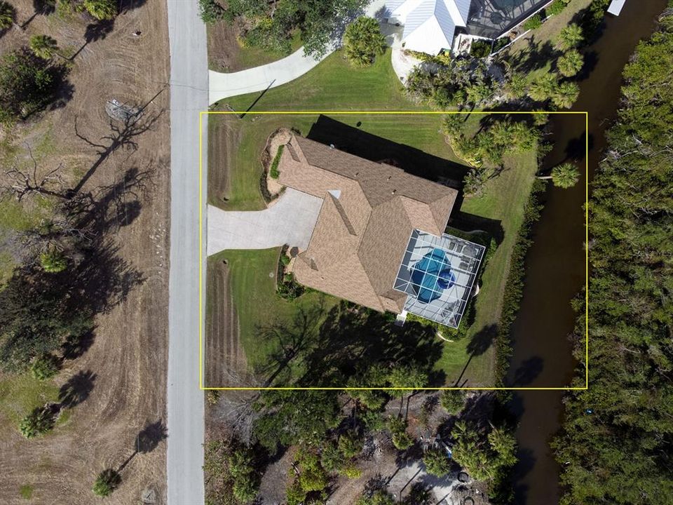 Active With Contract: $699,000 (3 beds, 2 baths, 2637 Square Feet)